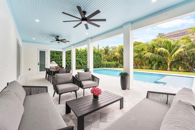 11823 Lake Shore Place, Palm Beach Gardens, FL 33408