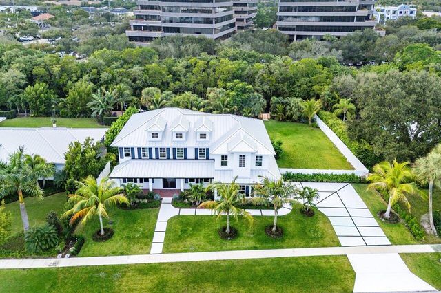 11823 Lake Shore Place, Palm Beach Gardens, FL 33408