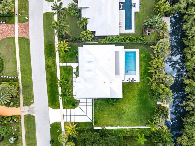 11823 Lake Shore Place, Palm Beach Gardens, FL 33408