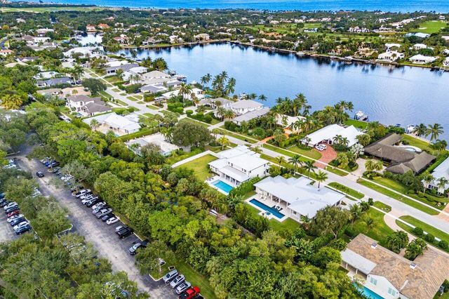 11823 Lake Shore Place, Palm Beach Gardens, FL 33408