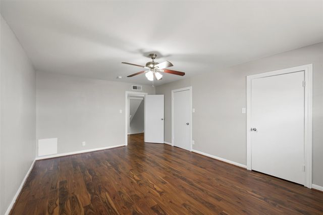 5204 Arboles Drive L, Houston, TX 77035