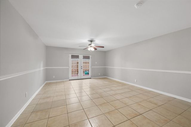 5204 Arboles Drive L, Houston, TX 77035
