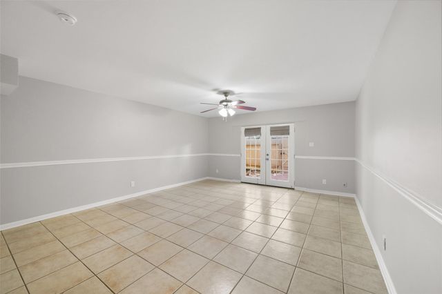 5204 Arboles Drive L, Houston, TX 77035