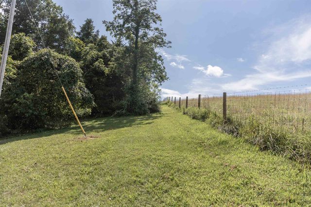 1202 S LEE HIGHWAY ACCESS RD, Lexington, VA 24450