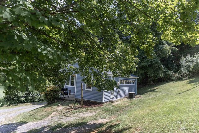 1202 S LEE HIGHWAY ACCESS RD, Lexington, VA 24450