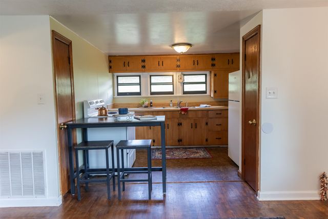 1202 S LEE HIGHWAY ACCESS RD, Lexington, VA 24450