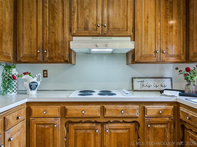 7317 E 58th Place, Tulsa, OK 74145