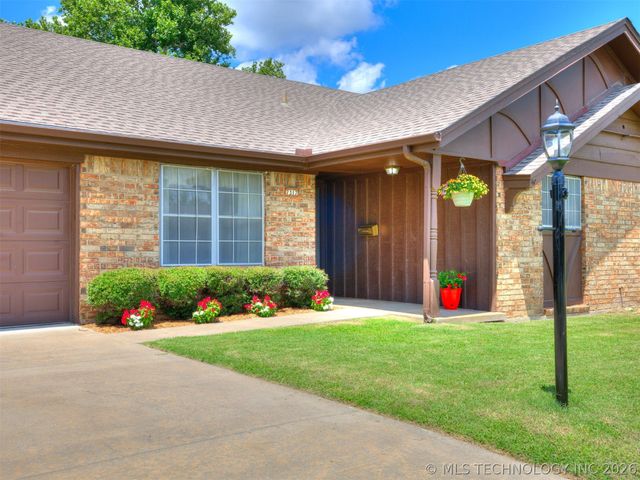 7317 E 58th Place, Tulsa, OK 74145
