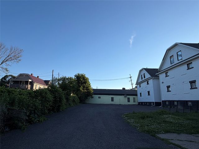 243 W 26TH Street, Erie, PA 16508