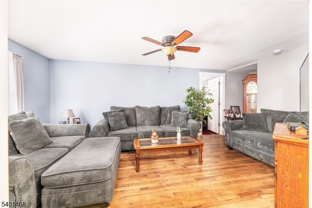 49 Sussex St, Newton Town, NJ 07860