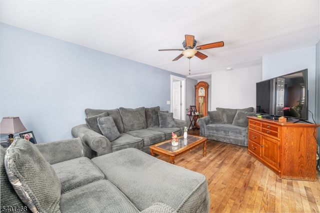 49 Sussex St, Newton Town, NJ 07860