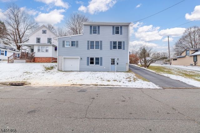 49 Sussex St, Newton Town, NJ 07860