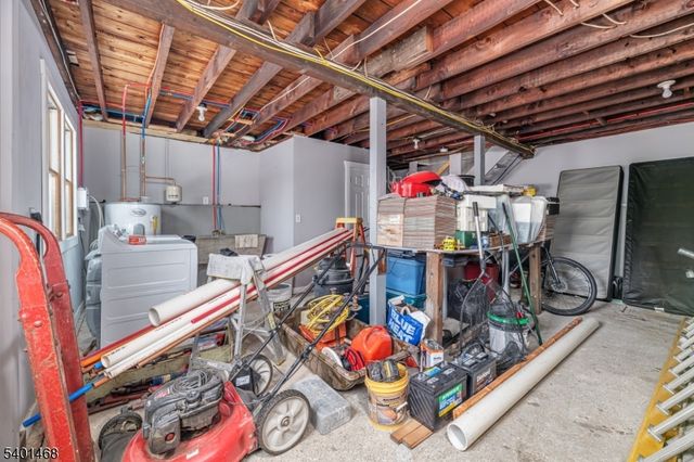 49 Sussex St, Newton Town, NJ 07860