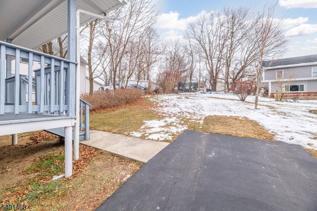 49 Sussex St, Newton Town, NJ 07860