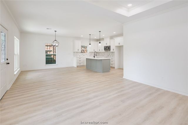 1800 Brookhaven Street, Bryan, TX 77803