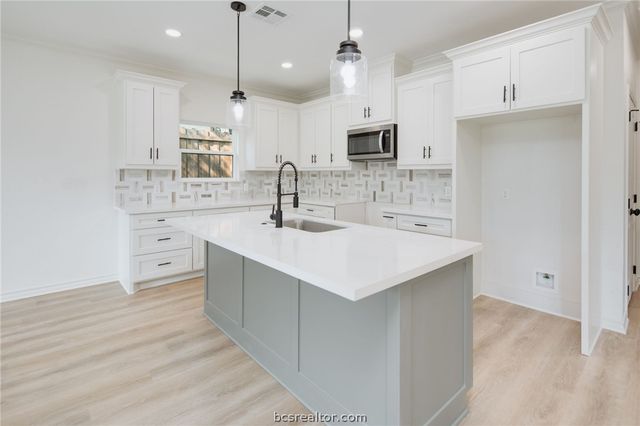 1800 Brookhaven Street, Bryan, TX 77803