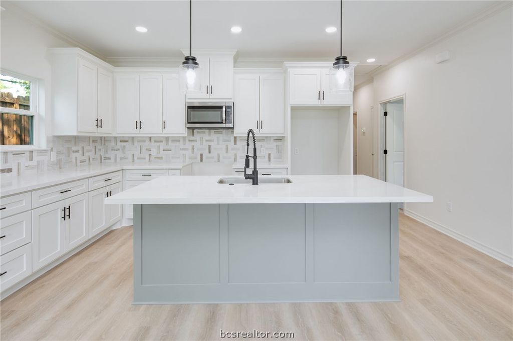 1800 Brookhaven Street, Bryan, TX 77803