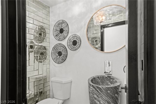 2840 Duneville Street, Las Vegas, NV 89146