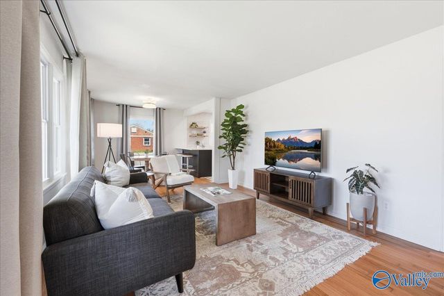 720 Giles Drive NE, Huntsville, AL 35801