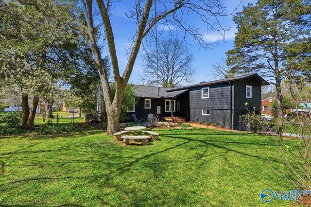 720 Giles Drive NE, Huntsville, AL 35801