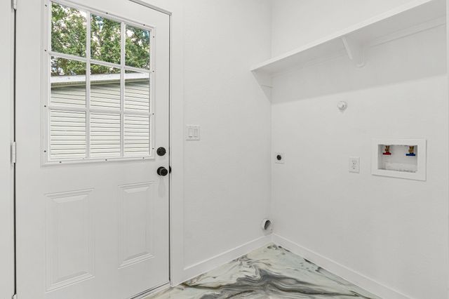 16740 E Ivanhoe, Montgomery, TX 77316