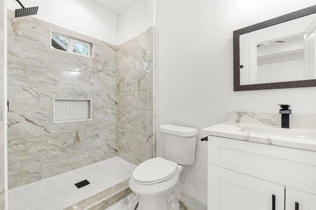 16740 E Ivanhoe, Montgomery, TX 77316