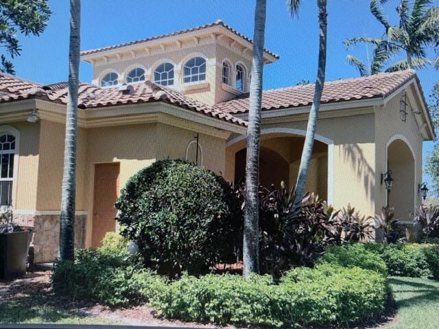 7027 Aliso Avenue, West Palm Beach, FL 33413