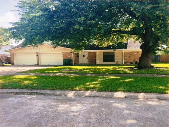 2901 Peach Lane, Pasadena, TX 77502