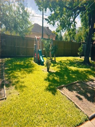 2901 Peach Lane, Pasadena, TX 77502