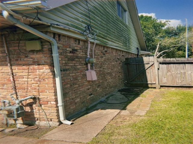 2901 Peach Lane, Pasadena, TX 77502