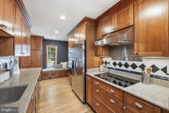 5500 COROT CT, Fairfax, VA 22032