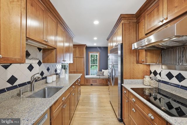 5500 COROT CT, Fairfax, VA 22032