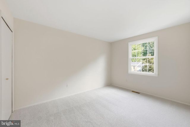 5500 COROT CT, Fairfax, VA 22032