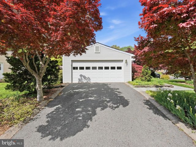 5500 COROT CT, Fairfax, VA 22032