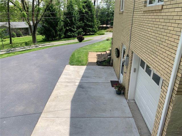 5184 Richland Road, Hampton, PA 15044