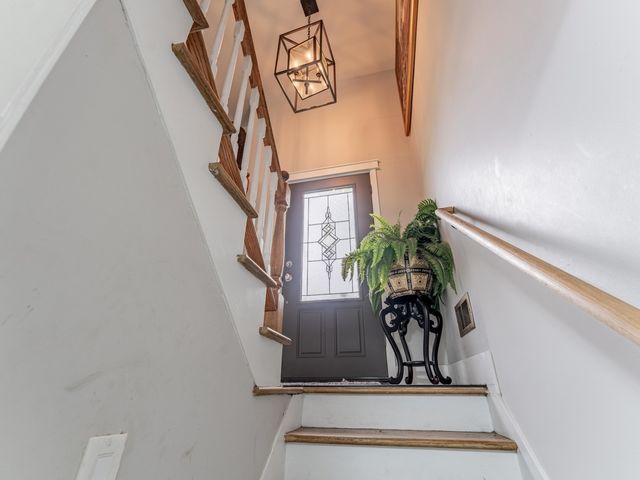 721 Lacy Avenue, Streamwood, IL 60107