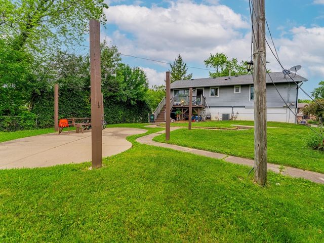 721 Lacy Avenue, Streamwood, IL 60107