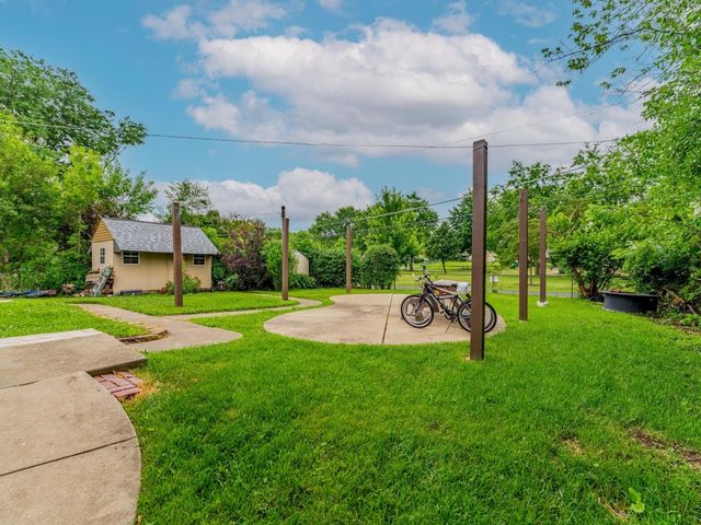 721 Lacy Avenue, Streamwood, IL 60107