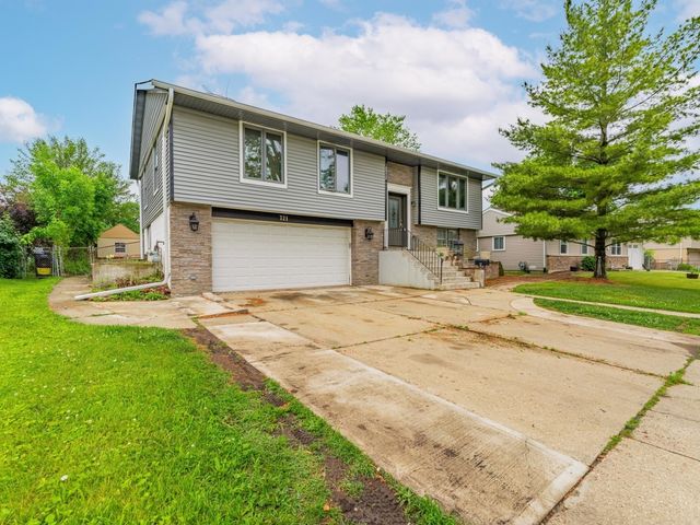 721 Lacy Avenue, Streamwood, IL 60107