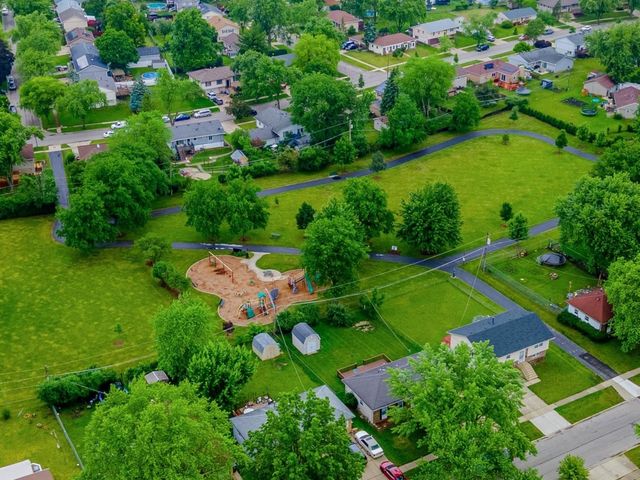 721 Lacy Avenue, Streamwood, IL 60107