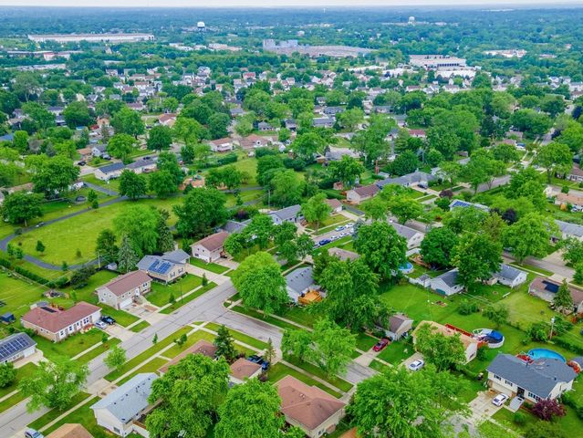 721 Lacy Avenue, Streamwood, IL 60107