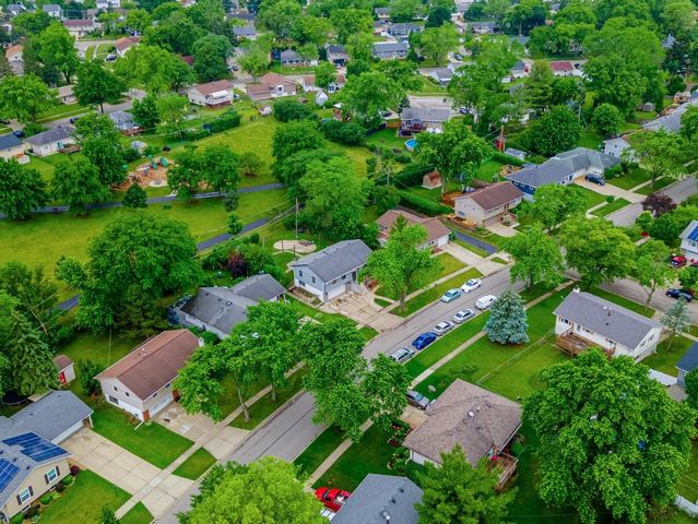 721 Lacy Avenue, Streamwood, IL 60107