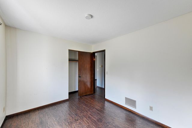 12102 Red Oak Court S, Burnsville, MN 55337