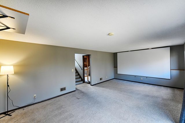 12102 Red Oak Court S, Burnsville, MN 55337