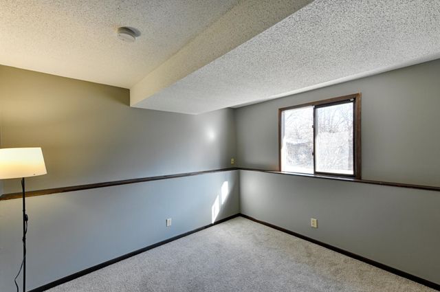 12102 Red Oak Court S, Burnsville, MN 55337