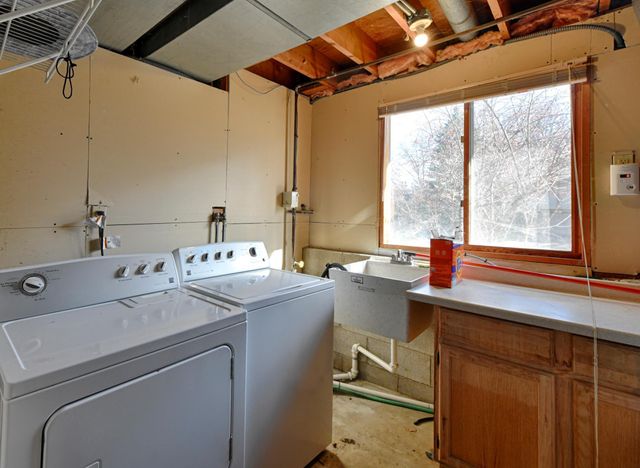 12102 Red Oak Court S, Burnsville, MN 55337