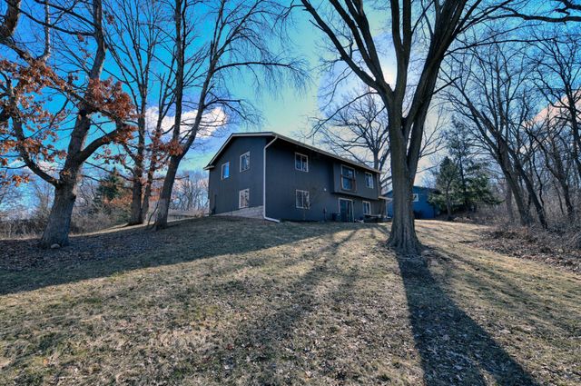 12102 Red Oak Court S, Burnsville, MN 55337