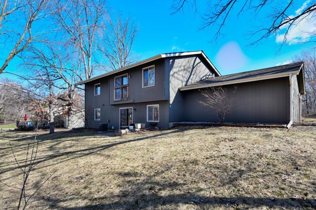 12102 Red Oak Court S, Burnsville, MN 55337