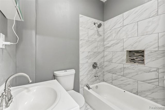 7413 Elmhurst Street, Detroit, MI 48204