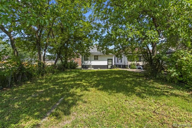 7413 Elmhurst Street, Detroit, MI 48204